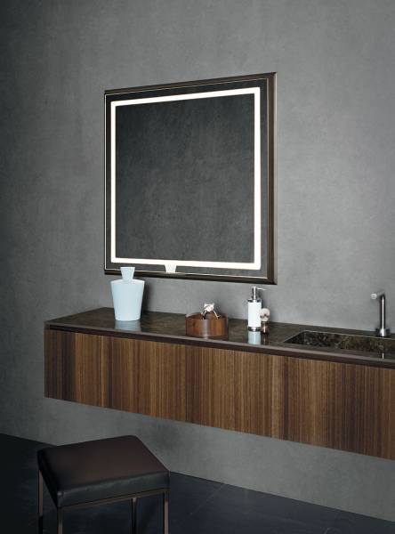 Salle de bain haut de gamme italienne, miroir carré lumineux chez Showroom443 à Nîmes dans le Gard