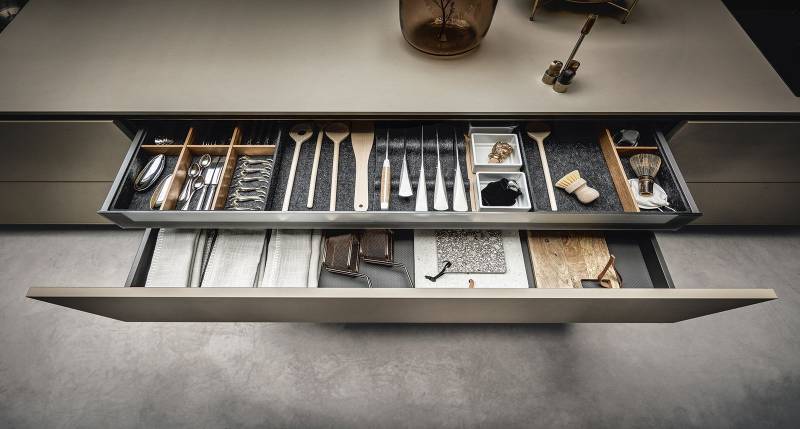 Casserolier avec tiroir à l'anglaise Next125 pour ustensiles et casseroles à Nîmes