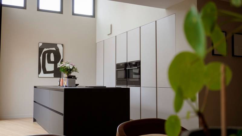 Cuisine haut de gamme sur mesure Schüller installée sur Nîmes par Showroom443