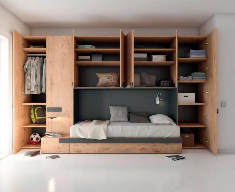 dressing sur mesure pour une chambre d'enfant en bois vue de l'intérieur à Nîmes dans le Gard