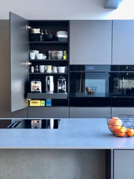 La signature architecte pour votre cuisine équipée sur Nîmes, cuisine intallée chez Mr et Mme D. 