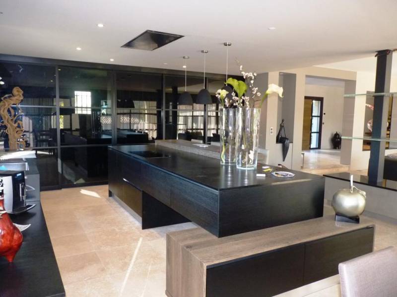 cuisine avec plan de travail en granit haut de gamme sur Nîmes dans le Gard