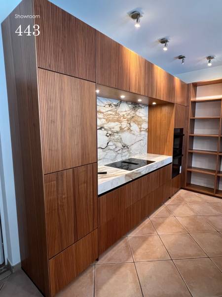 Une nouvelle cuisine toute équipée contemporaine installée chez notre client près de Nîmes par Showroom443