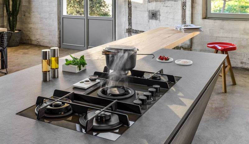 Plaque de cuisson avec hotte intégrée gaz à Nîmes près de Montpellir