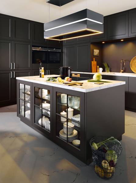 Cuisine moderne noire allemande pour une décoration chic près de Montpellier