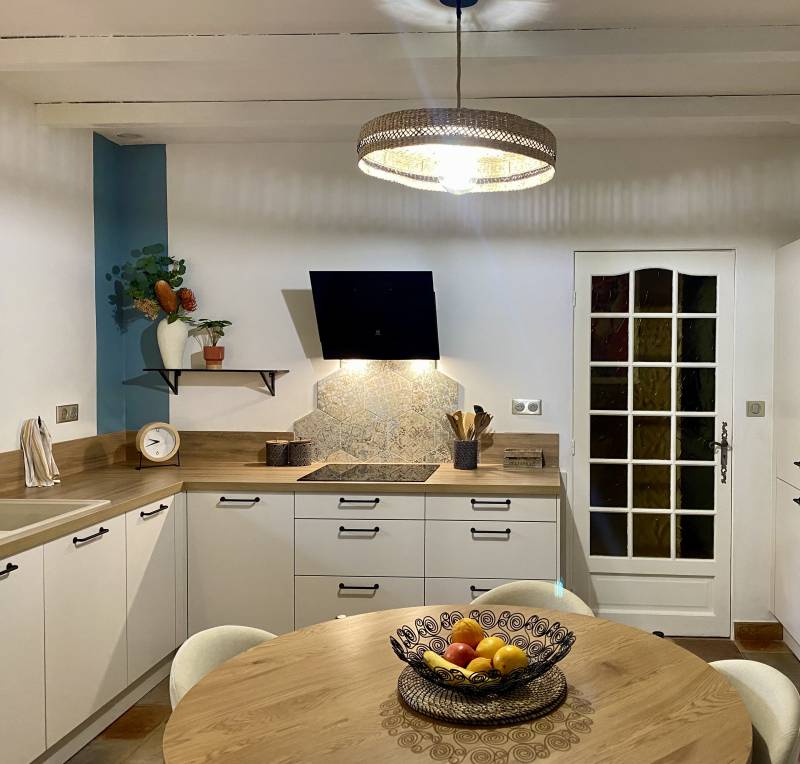 Rénovation complète d’une cuisine rustique en cuisine moderne sur-mesure proche d’Alès