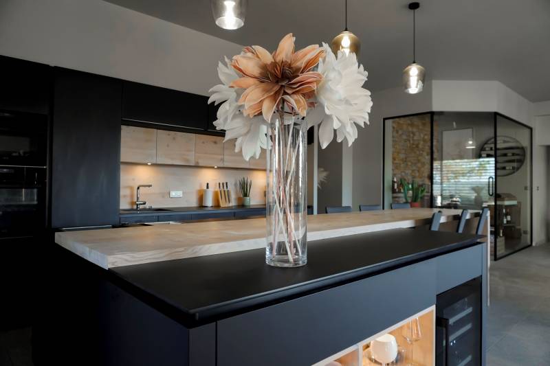 Cuisine haut de gamme sur mesure Schüller installée sur Nîmes par Showroom443