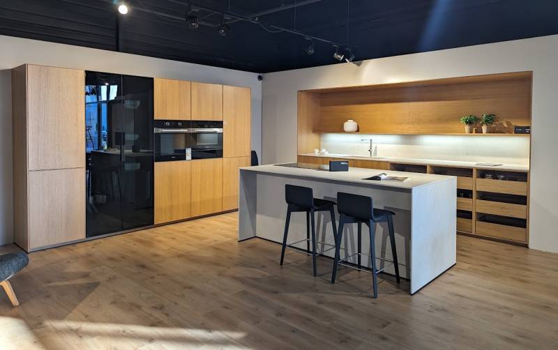 Cuisine contemporaine Next125 d'exposition au Showroom443 de Nîmes