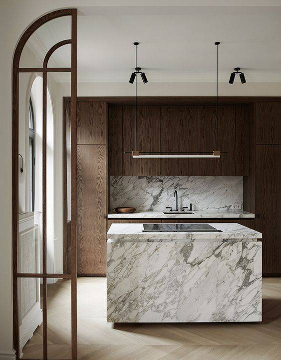 tendances cuisines 2023 , la cuisine ouverte avec îlot et plaque de cuisson à Nîmes près de Montpellier