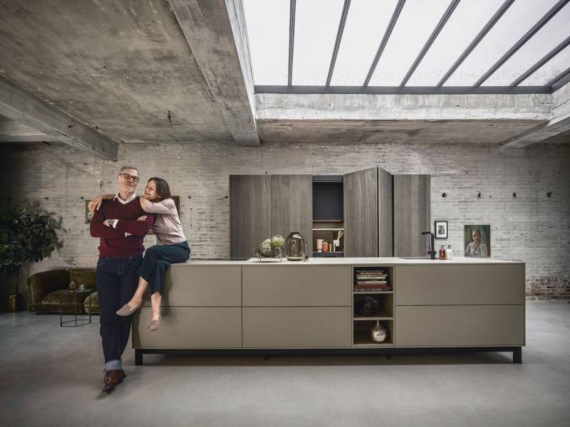 Concevoir une cuisine sur mesure moderne avec des rangements innovants et le pocketsystem, portes à galandage sur Nîmes proche de Montpellier