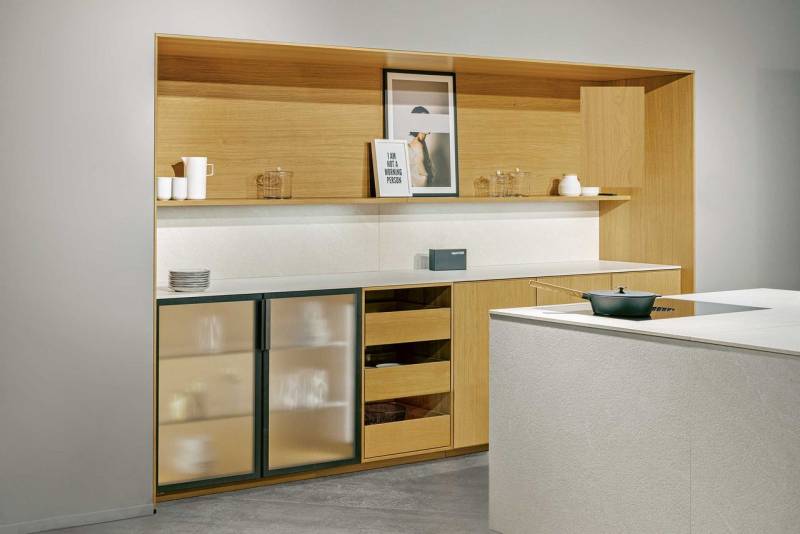 Le design de cuisine couleur naturelle tendance pour 2024 chez Showroom443