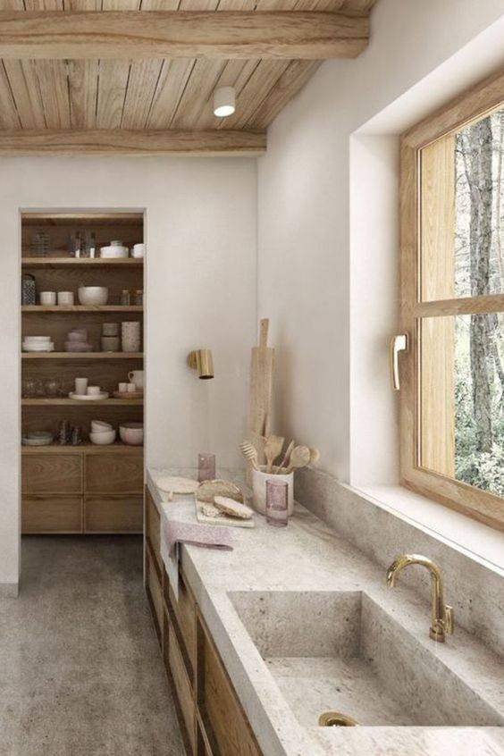 tendance cuisine 2023, le style méditerranéen cuisine en bois avec niches à Nîmes près de Montpellier