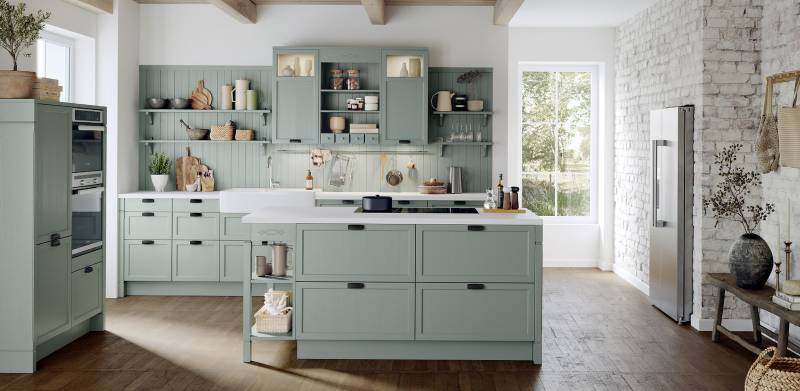 Une cuisine sur mesure de couleur verte chez Showroom443 