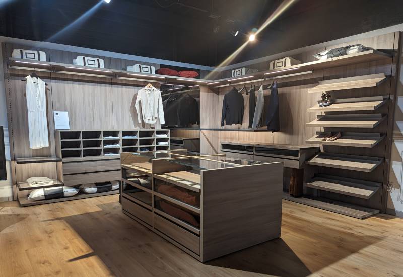 Offre du Black Friday pour un dressing sur mesure, modèle d'exposition à Nîmes près d'Uzès