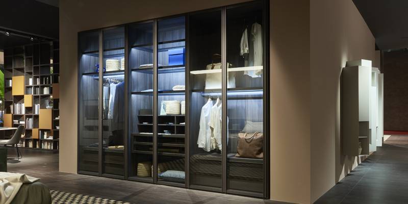 Dressing sur mesure san Giacomo portes vitrées battantes sur Nîmes dans le Gard