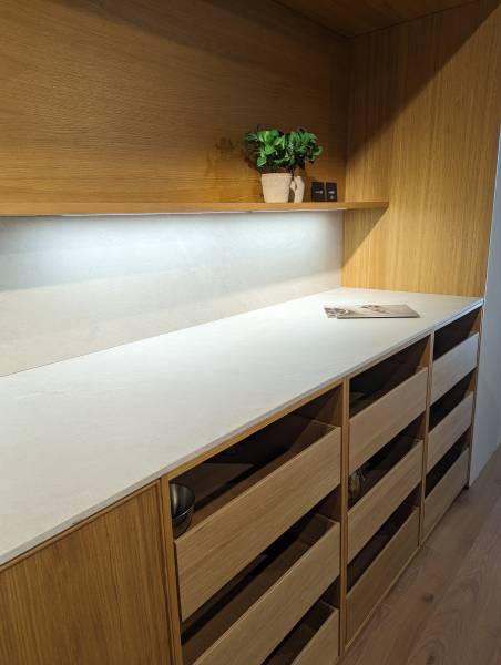 cuisine avec plan de travail en céramique sur mesure à Nîmes proche de Montpellier