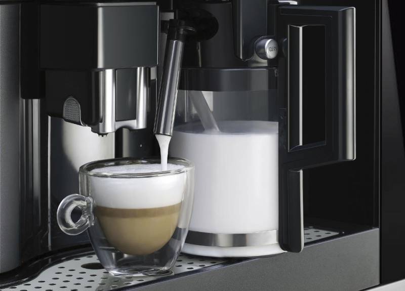 La machine à café encastrable SMEG dans votre cuisine design et haut de gamme à Nîmes