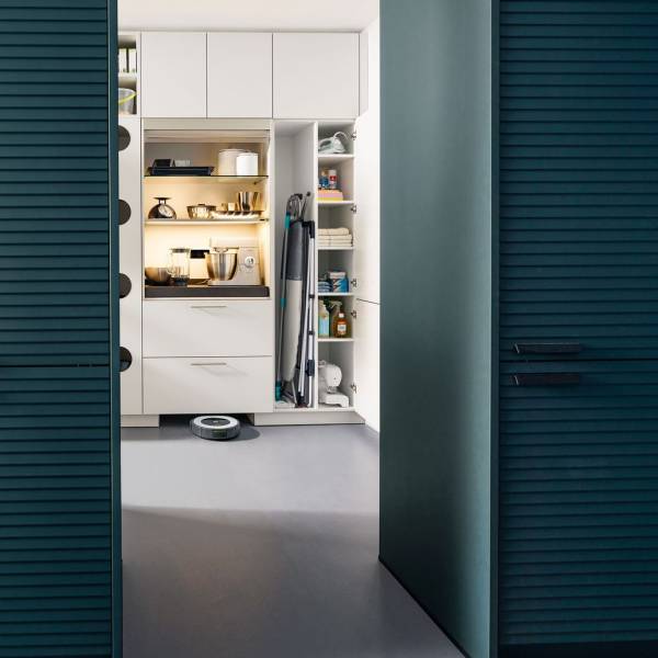 Meuble petit déjeuner rideau verre semi transparent clair ouvert Schüller à Nîmes