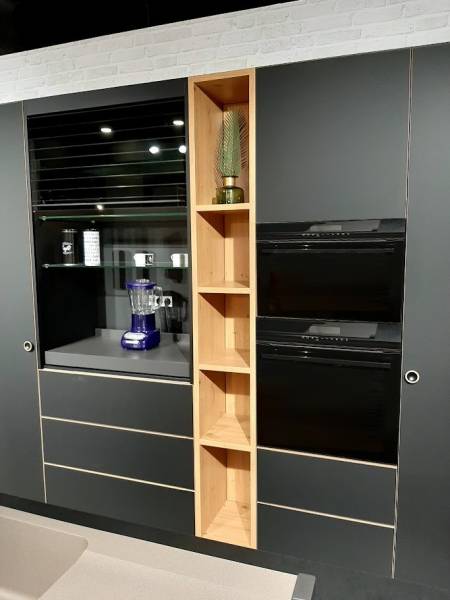 Meuble petit déjeuner rideau verre noir Schüller à Nîmes