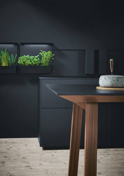 Cuisine moderne noire Next125 pour une décoration chic près de Montpellier