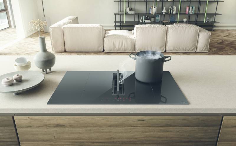 Plaque de cuisson avec hotte intégrée Elica chez Showroom443 à Nîmes près de Montpellier