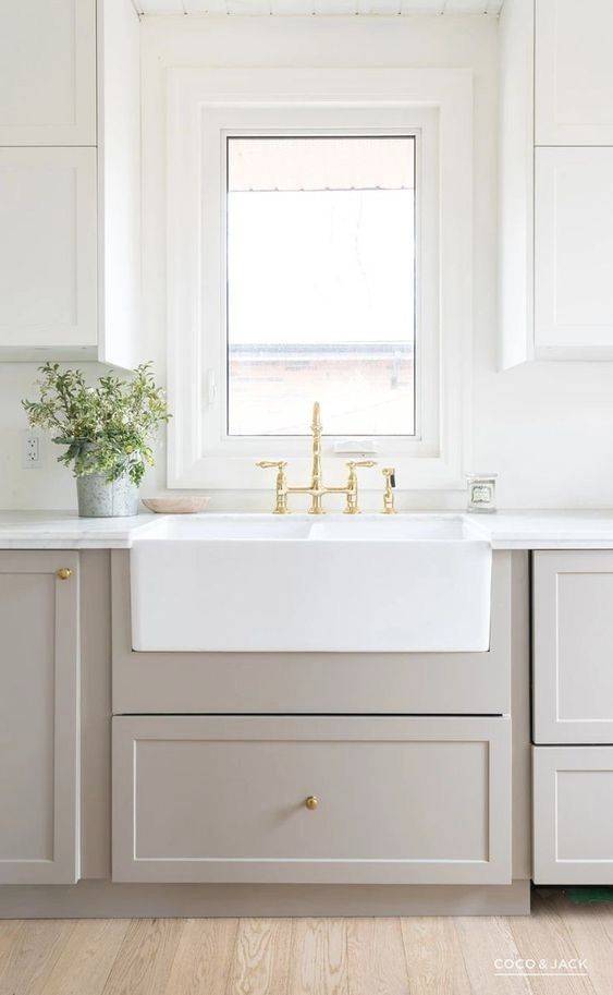 évier timbre d'office en céramique pour une cuisine moderne et une touche rétro à Nîmes