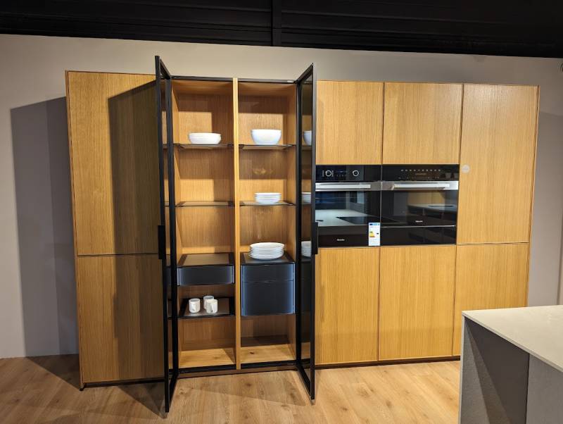 Cuisiniste à Nîmes, Showroom443 spécialiste de le cuisine en placage bois