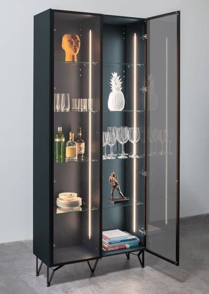 vitrine Schüller sur pied, tendance de la cuisine contemporaine 2023/2024 à Nîmes